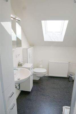 Tageslichtbad im Obergeschoss, Wohnhaus