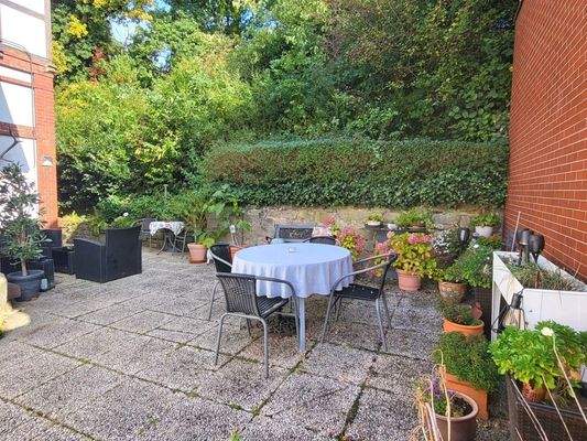 Terrasse hinter dem Haus