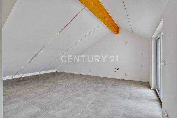 Offener Wohn- / Essbereich mit Blick zur Küche