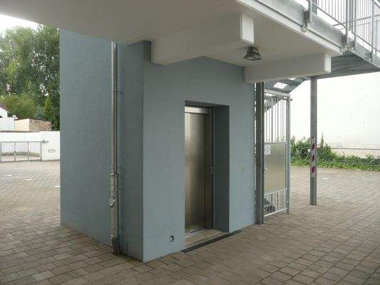 078 Aufzug Treppe Zugang EG(1).JPG