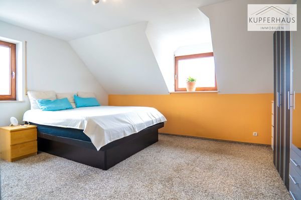 Schlafzimmer DG