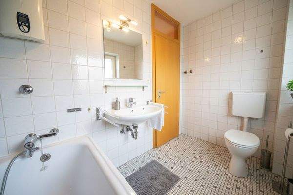 KI Einrichtungsbeispiel - Wannenbad