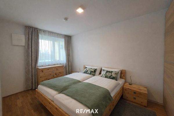 Schlafzimmer_KI_geräumt