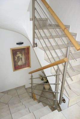 Treppe OG zu EG.JPG
