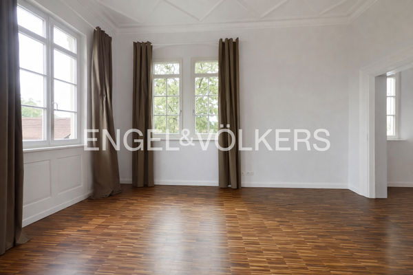 Großzügiges offenes Wohnzimmer