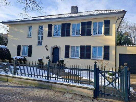 schöne 2-3 Zimmerwohnung