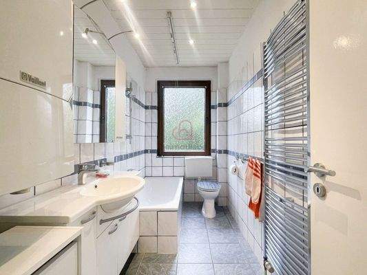 gepflegt und modern - Badezimmer Bestand