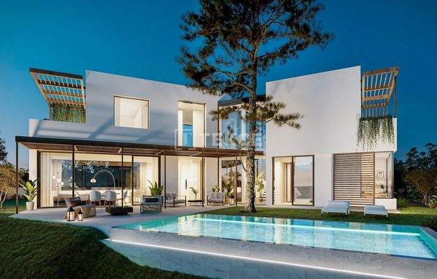 Newly-Built Detached Villas with Sea Views in Mijas