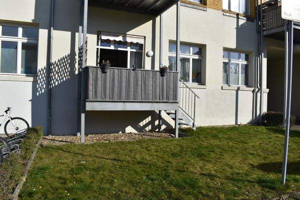 Balkon und Gartenfläche
