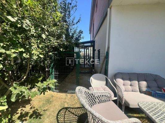 Villa with a Private Garden and Pool in İstanbul Büyükçekmece