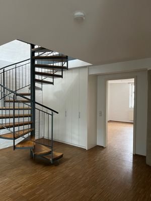 Treppe + Einbauschrank (Ist)