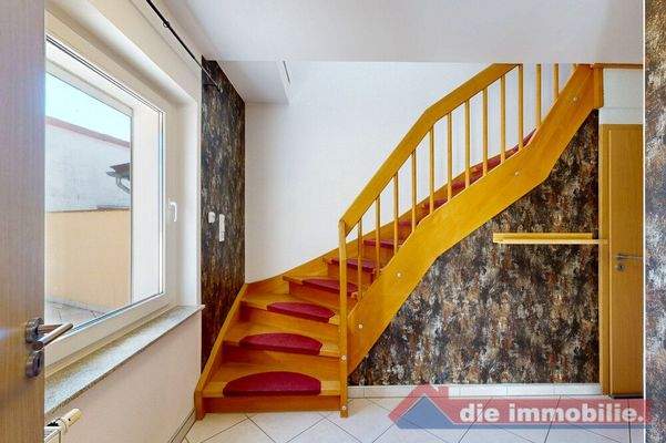 Treppe ins Obergeschoss