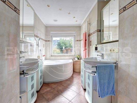 Badezimmer im Erdgeschoss