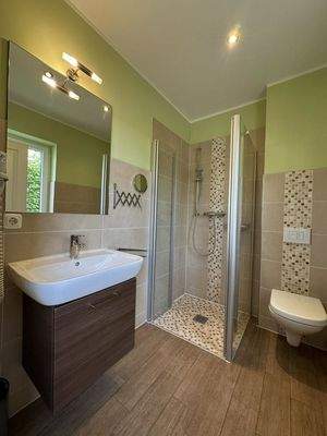 Badezimmer I im Erdgeschoss