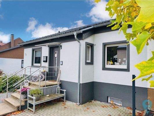 Aussenfoto1, Haupteingang, Ansicht NW