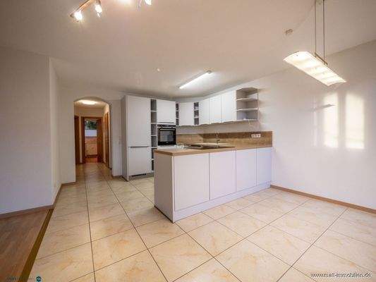 Küche mit Blick zum Flur