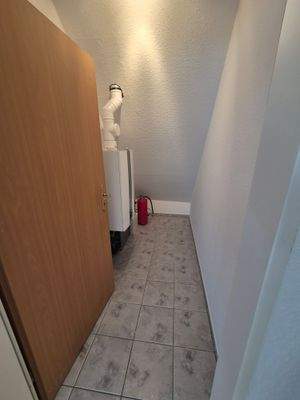 DG: Abstellraum mit Heizung