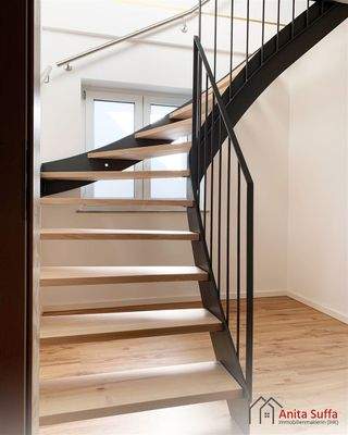 Treppe zum Dachgeschoss