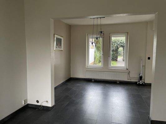 Essbereich mit Zugang zum Garten