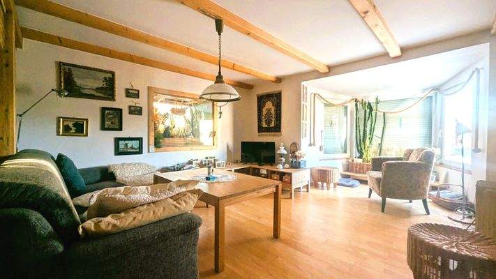 Wohnzimmer mit Erker