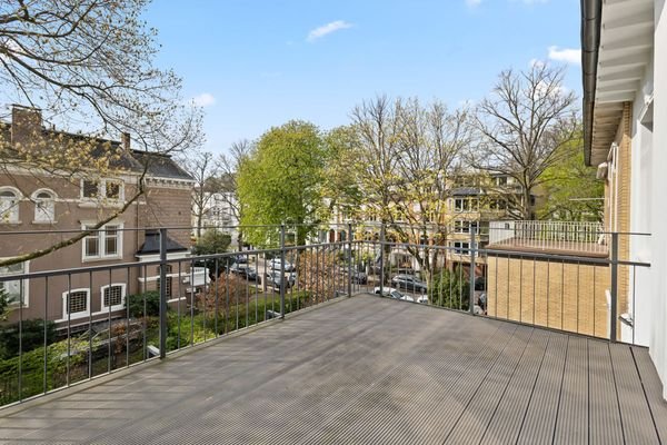 Großer Balkon mit südwestlicher Ausrichtung
