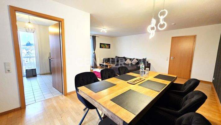 Gegenseite des Essbereiches mit Zugang zur Küche