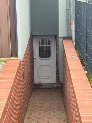 Kellerzugang: