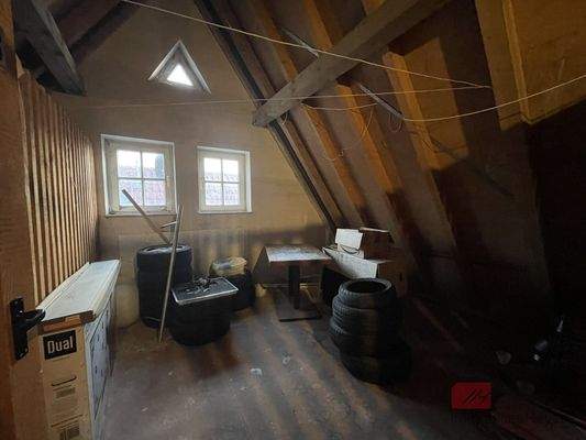 Lagerraum im Dachspitz