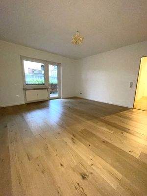 Geräumiges Wohnzimmer