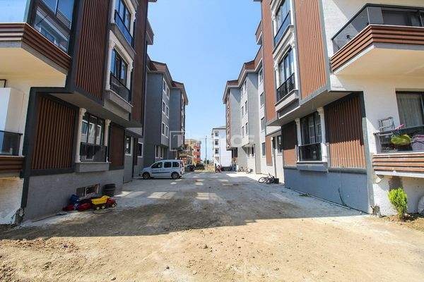 Spacious Properties with Balconies in a Complex in Yalova