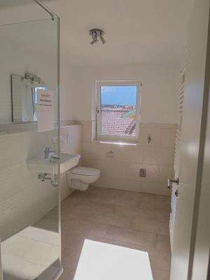 zweites Bad mit Dusche