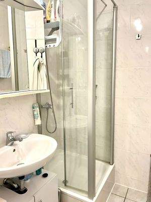 Dusche im Bad