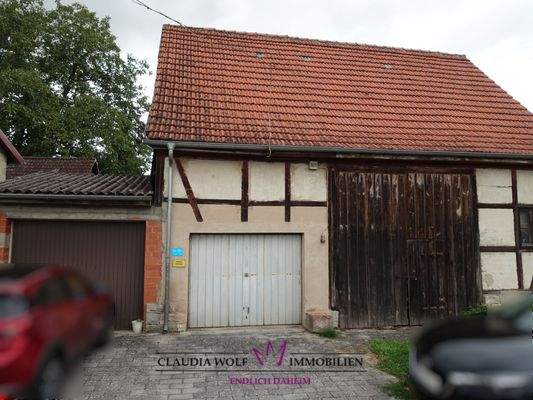 Nebengebäude mit Garagenanbau