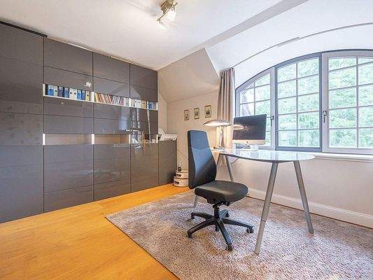 Arbeitszimmer im OG.jpg