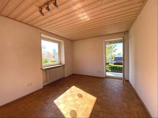 1. Obergeschoss - Zimmer 4 - Wohnen