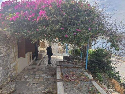 Kreta, Rethymno: Einfamilienhaus zum Verkauf unter dem Schloss von Fortezza