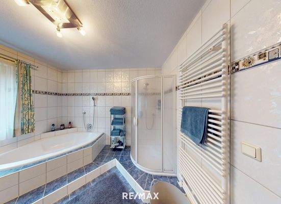 Haus - Fließ - Badezimmer-2-OG