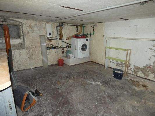 großer Kellerraum 22