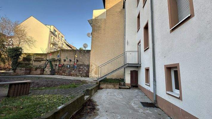 seitlicher Blick Innenhof