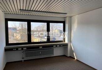 hell durch Fensterfront