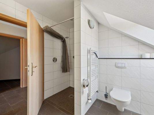 Badezimmer DG Ansicht I