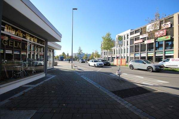 Bushaltestelle direkt vorm Haus