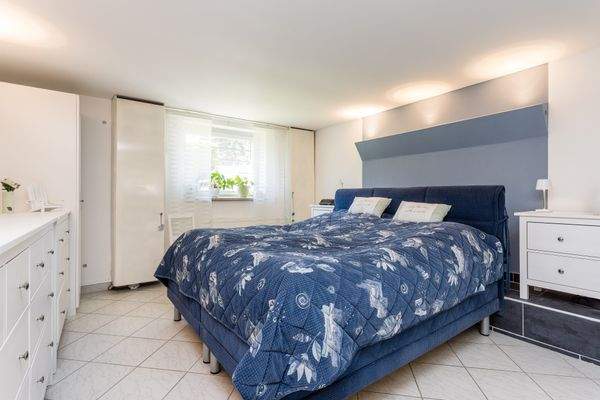 Schlafzimmer im Kellergeschoß