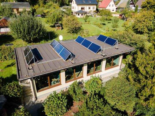 Schwimmbad mit Solarthermie