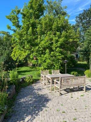 05_Freisitz im Gartem.JPG