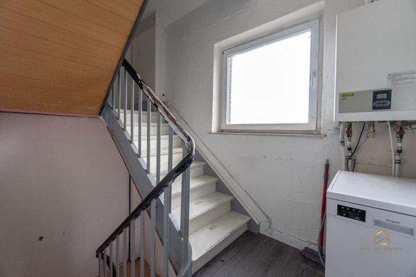 Wohnung OG - Treppenhaus + Heizungsanlage 