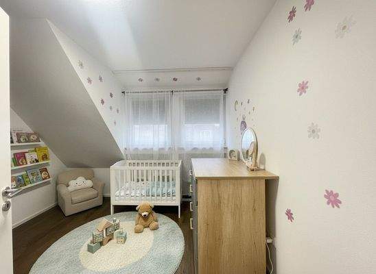 OG Kinderzimmer mit Einrichtungsbeispiel