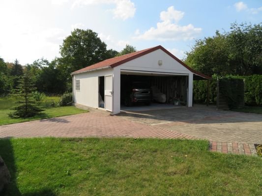 Große Garage