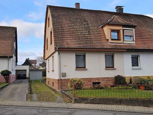 Doppelhaushälfte mit Garage.jpg