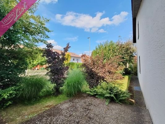 Westterrasse mit Garten